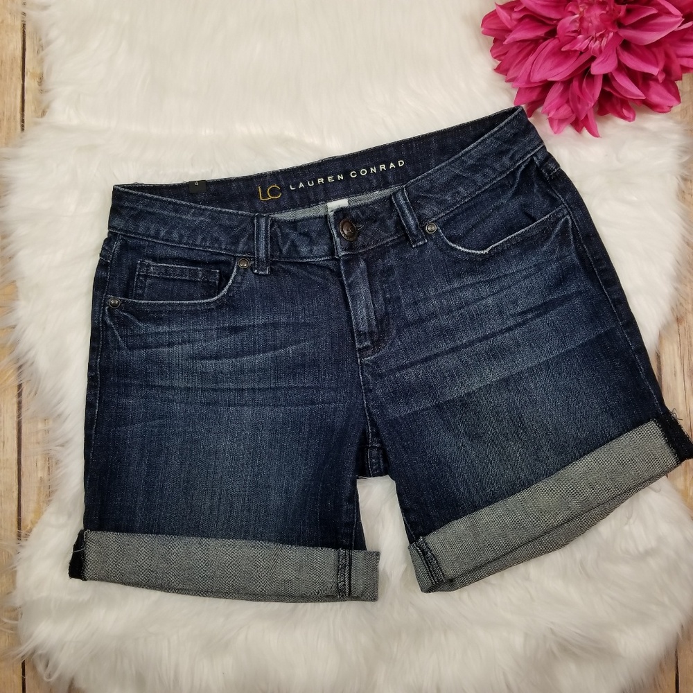 🌹LC Lauren Conrad Cuffed Denim Shorts🌹